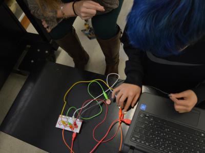 student-connecting-computer-to-makey-makey